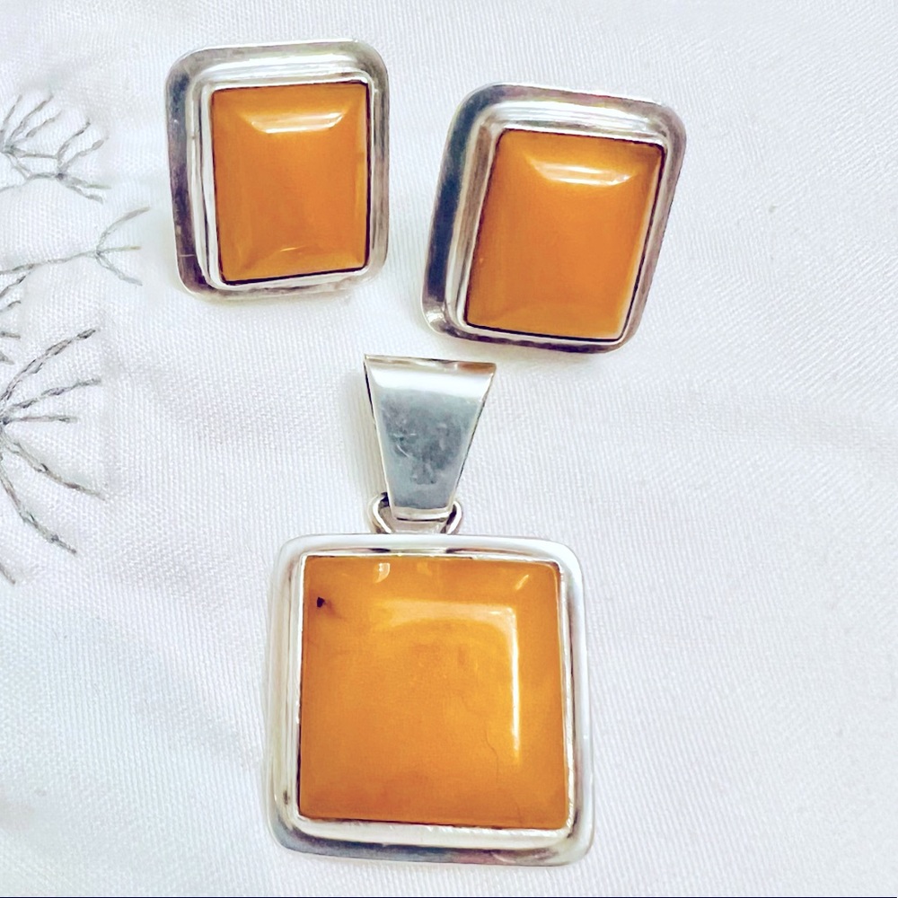Amber ButterScotch Pendant and Earring Set